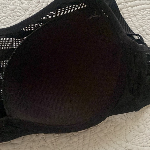 Le Mystere sports bra - Picture 8 of 13